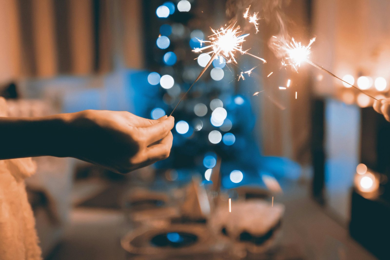 TIPS FOR CREATING A BUDGET FRIENDLY HOLIDAY CELEBRATION